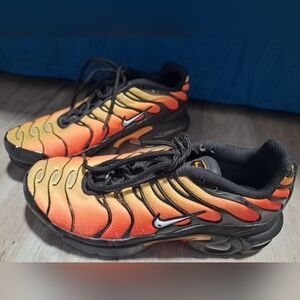 Nike Kids Flame Sneakers - Black and Orange